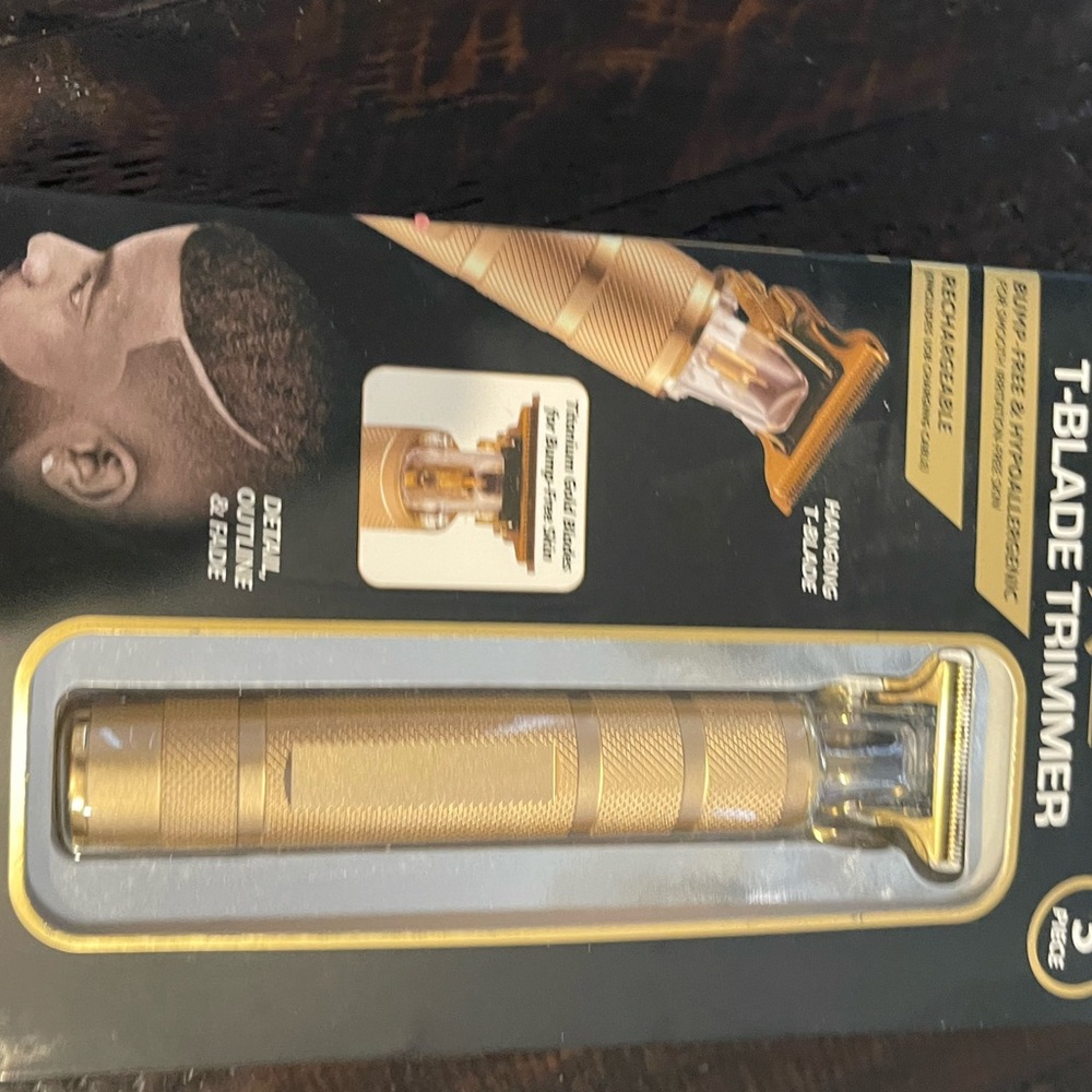 Gold T-Blade Trimmer for Men titanium gold blades. 5 pieces. New in box.SKU 2760